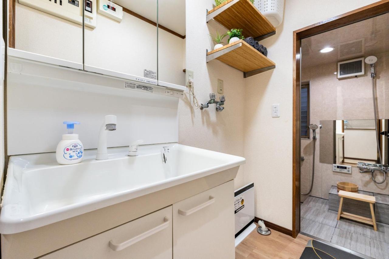 New!twelve People/ Shin Ookubo 6min/ Pocket Wifi Apartment Tokyo